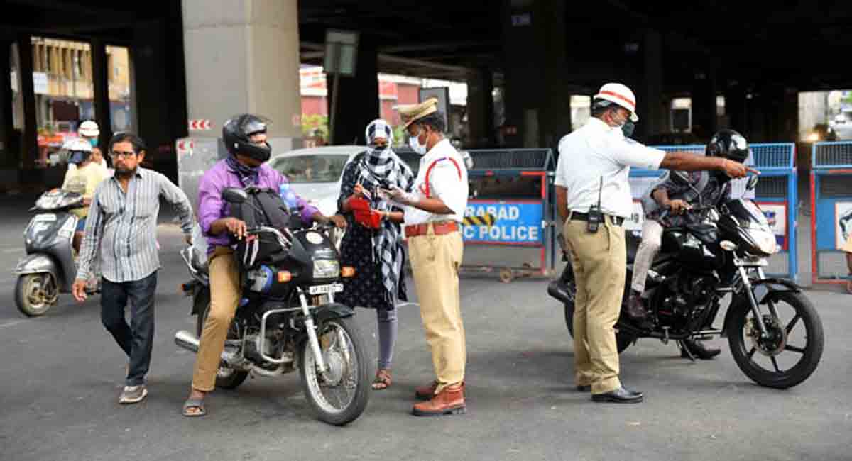 Traffic Challan Rules Don't get tensed if the traffic police cut your wrong challan