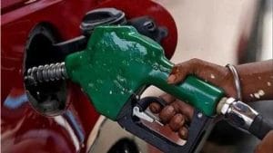 Petrol Diesel Price Today : महिन्याच्या सुरुवातीला पेट्रोल आणि डिझेलच्या दरात दिलासा? जाणून घ्या तुमच्या शहरातील दर